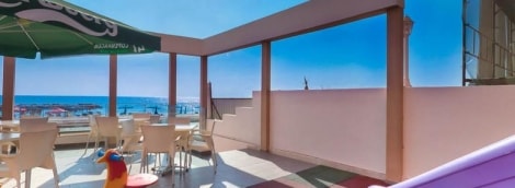 flamingo beach hotel terasa