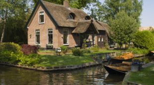 Giethoorn village1