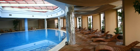 Gold City Hotel, dengtas baseinas