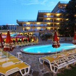 gradina viesbutis baseinas