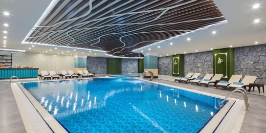 Granada Luxury Beach, dengtas baseinas