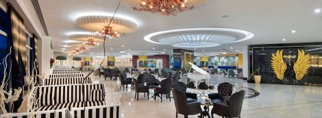 Granada Luxury Beach, poilsio erdvė su fotepijonu