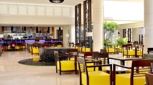 Grand Aston Cayo Las Brujas Beach Resort & Spa baras
