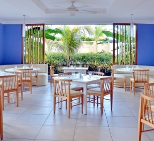 Grand Aston Cayo Las Brujas Beach Resort & Spa kavinė