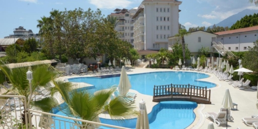 Grand Miramor Hotel baseino zona