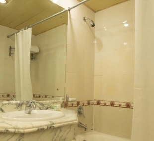 4Grand Oasis Resort 6 min