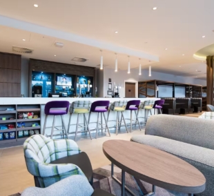 Hampton By Hilton Edinburgh West End baras