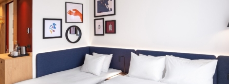 Queen + Sofa Room