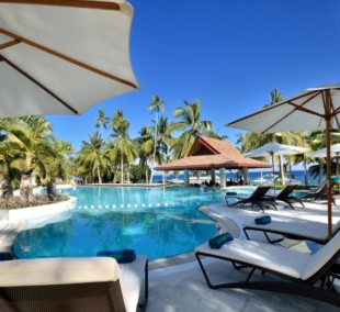 Henann Resort Alona Beach baseinas