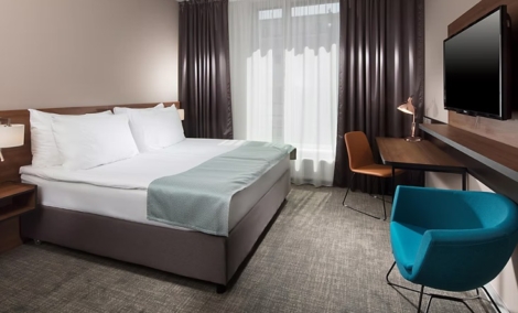 Holiday Inn Congress guest room
