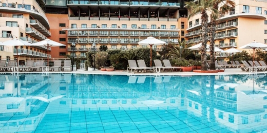 Holiday Inn Express baseinas