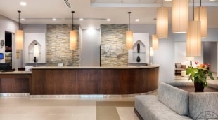 Holiday Inn Express Safa Park registratūra