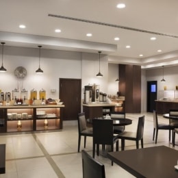 Holiday Inn Express Safa Park restoranas