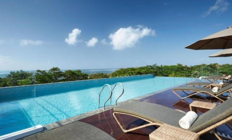 Holiday Inn Bali Sanur baseinas