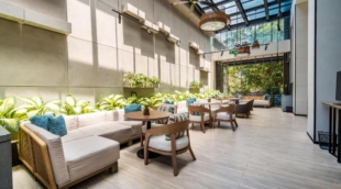 Holiday Inn Bali Sanur lounge