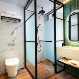 Holiday Inn Bali Sanur vonios kambarys