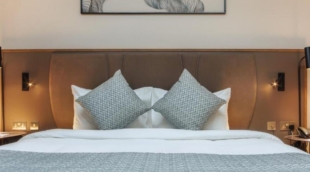 Standard Room City View  Hotel holiday international sharjah 