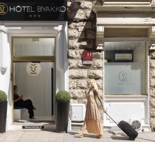 hotel byakko nica prancuzija fasadas