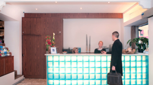 Hôtel Esprit d'Azur register