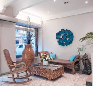 Hôtel Esprit d'Azur waiting room