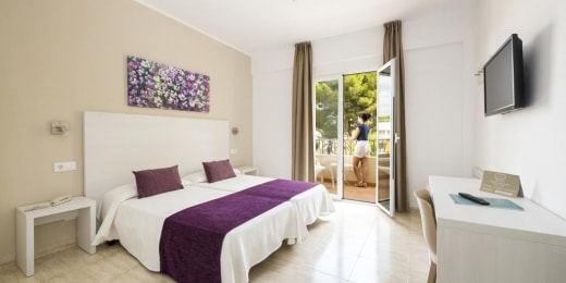 hotel flor los almendros numeris 17192