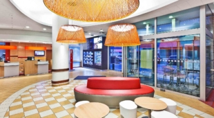 Hotel Ibis Mala Strana lobby