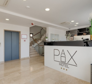 Hotel Pax, lobby