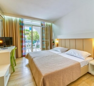 Hotel Slovenska Plaža, kambarys