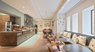 Hotel Via Augusta  baras