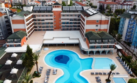 INSULA RESORT & SPA 