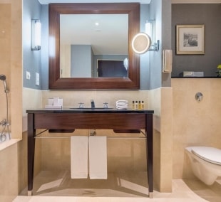 varsuva intercontinental vonia