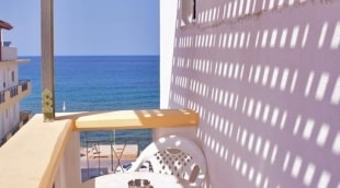 irini apartments balkonas 9885