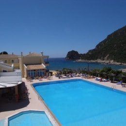 ithea suites baseinas is virsaus 11959