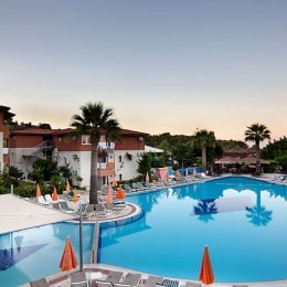Justiniano Club Alanya baseinas
