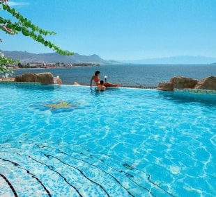 Kadikale Resort Spa & Wellness baseinas