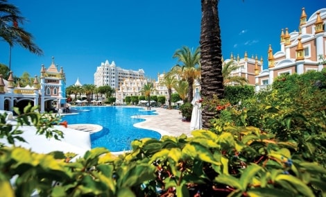 Kamelya K Club baseinas