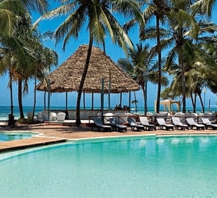 KIWENGWA BEACH RESORT baseinas