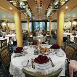 egiptas kruizinis laivas restoranas