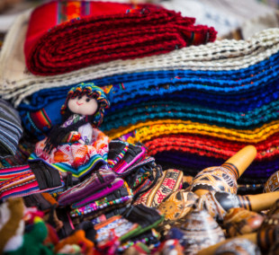 san pedro market souvenirs