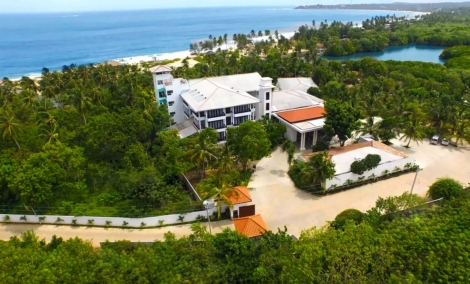 Lagoon Paradise Beach Resort