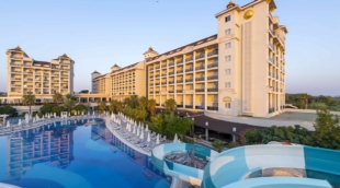 Lake River Side Hotel