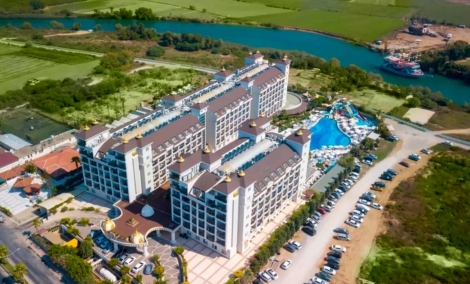 Lake River Side Hotel1