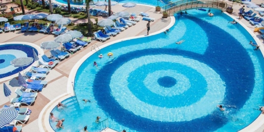 Lonicera world hotel, baseinai 2