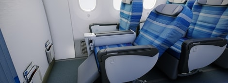 LOT Premium Class Dreamliner 6