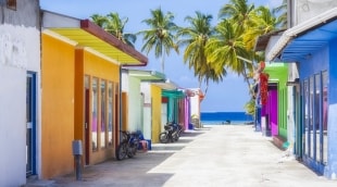 Maldyvai,  Maafushi gatvelė