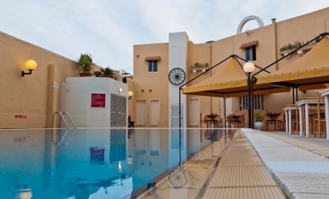 mavina hotel and apartments baseinas 8028