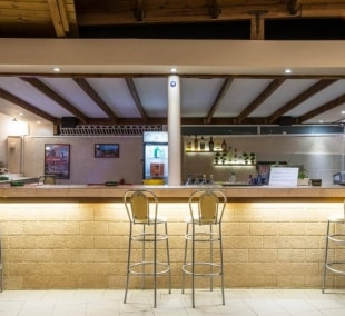 MELITON HOTEL, baras
