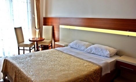 mendos hotel numeryje 8668