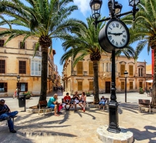 menorka turistai