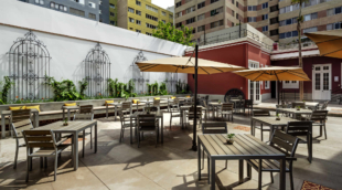 Mercure Ariosto Lima terasa